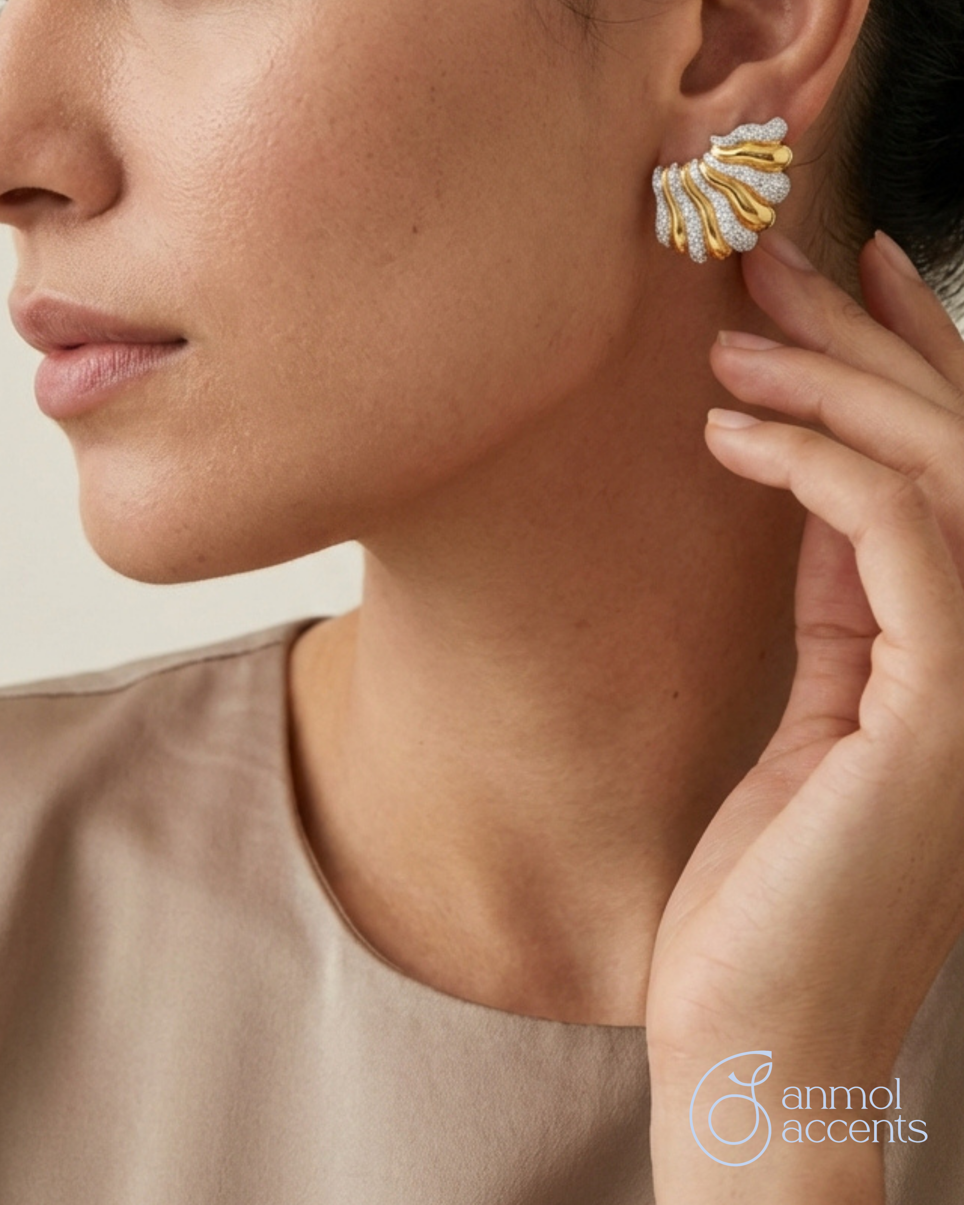 Signature Sass Natural Diamond Earcuff