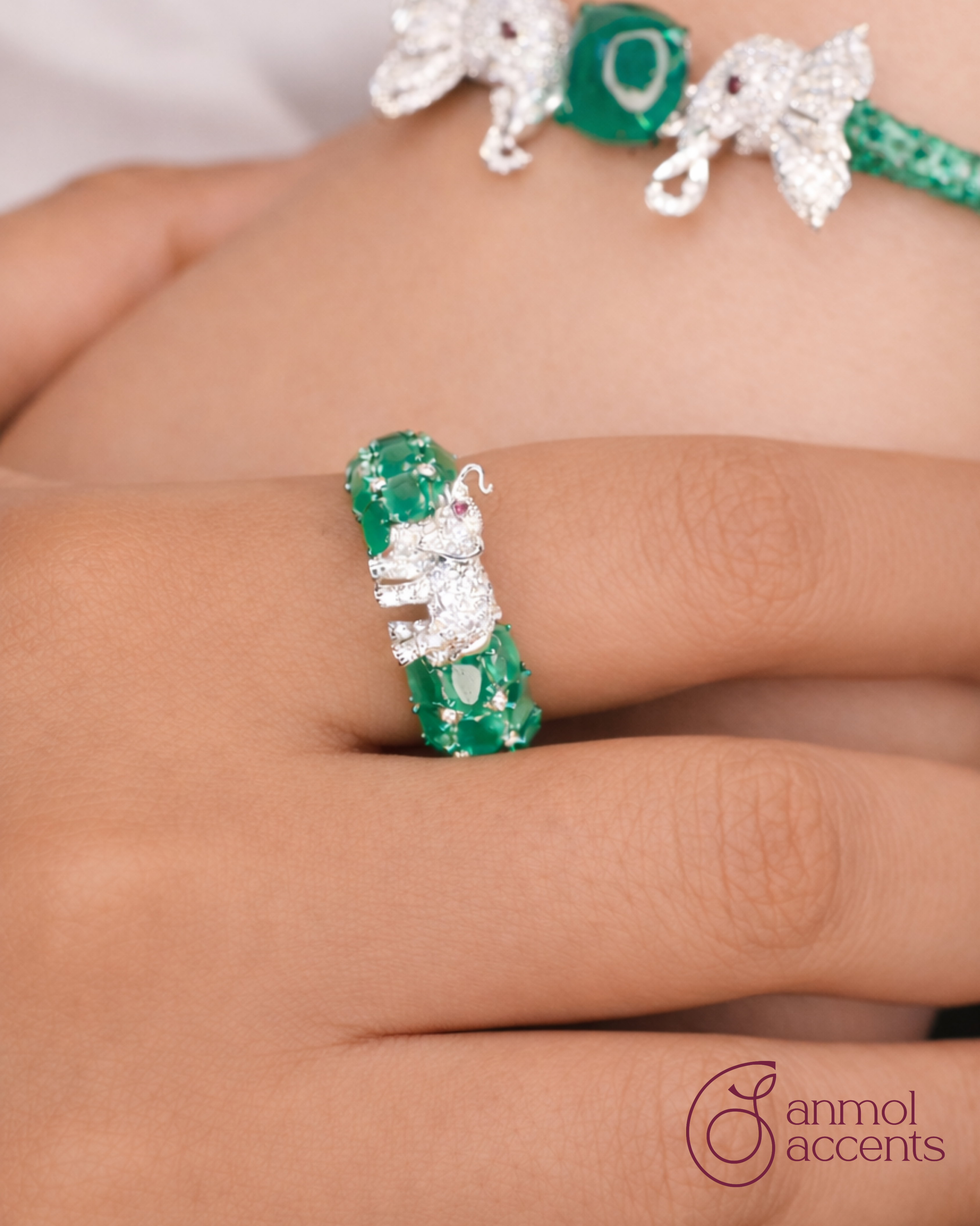 Gaja Sovereign Emerald Unisex Band